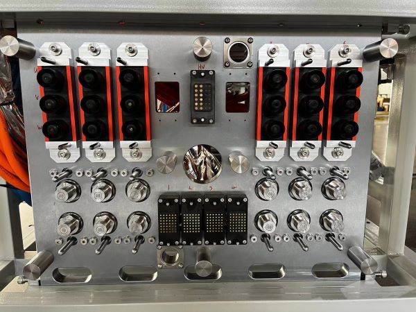 控制器老化测试设备对接部件成功交付